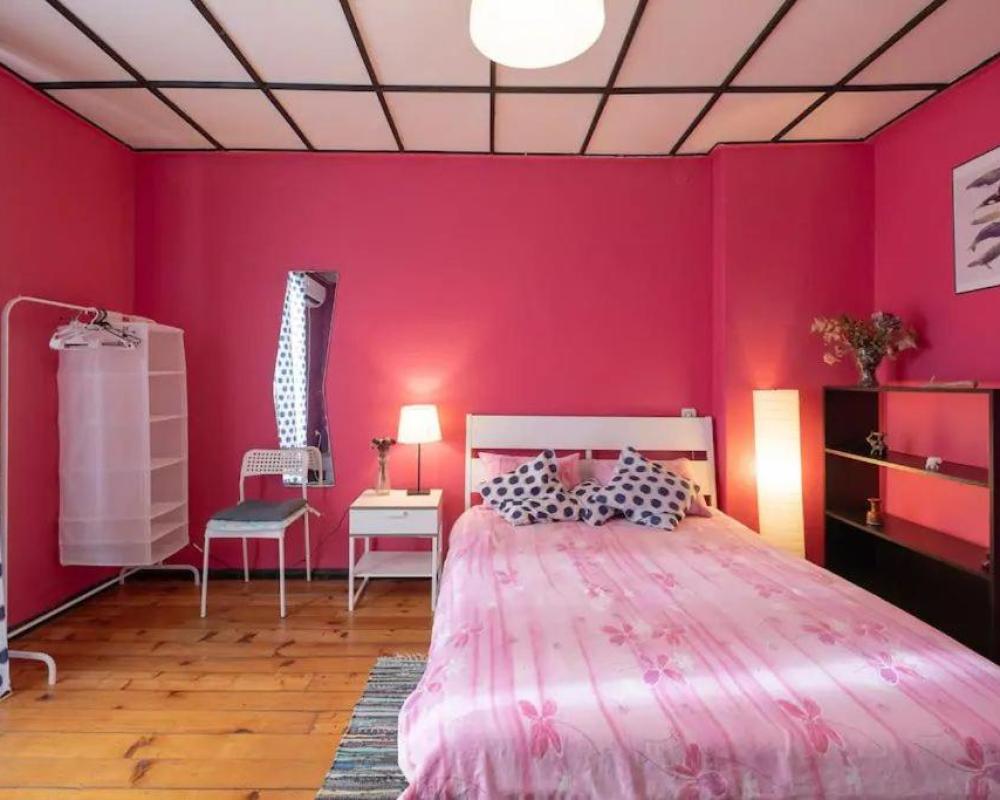 фото Cool Central Apartment