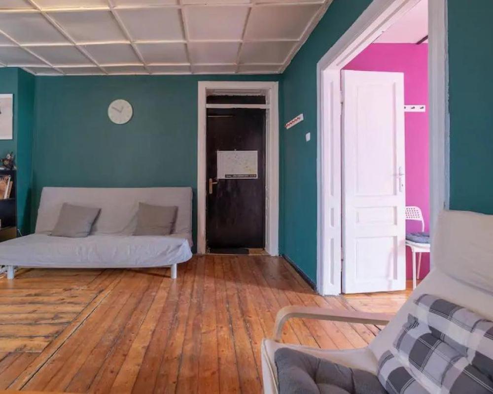 фото Cool Central Apartment