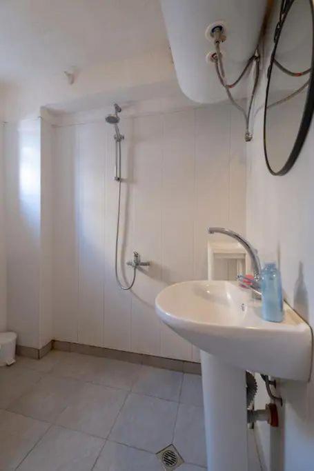 фото Cool Central Apartment