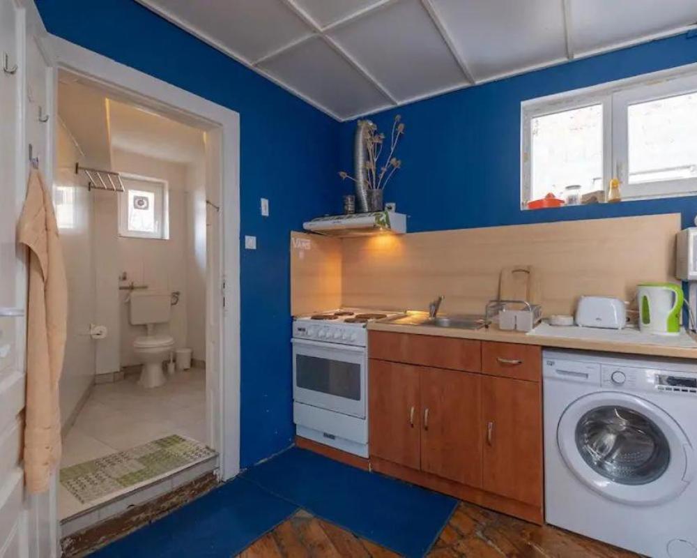 фото Cool Central Apartment