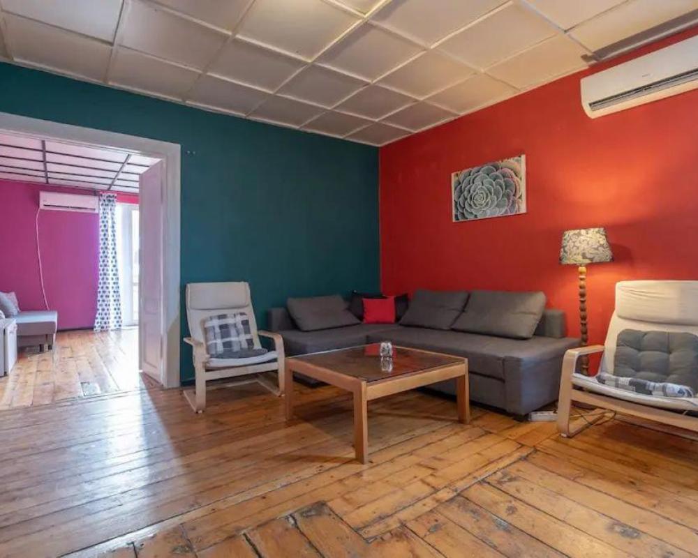 фото Cool Central Apartment