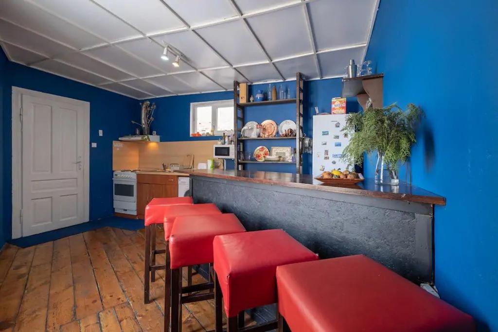 фото Cool Central Apartment
