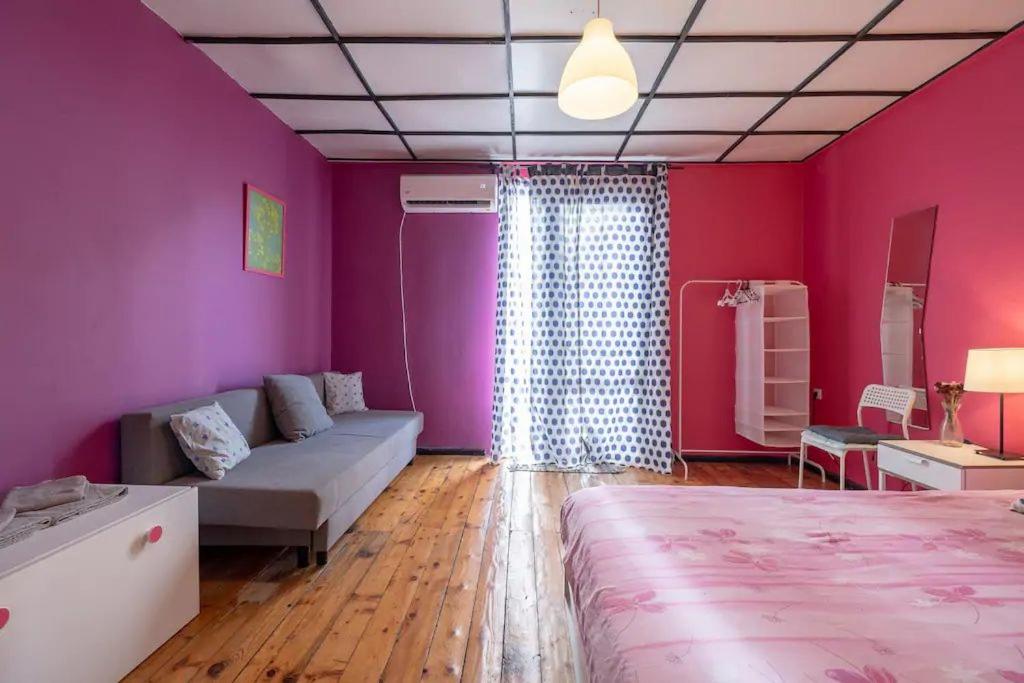 фото Cool Central Apartment