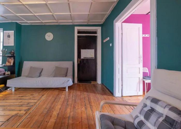 Cool Central Apartment