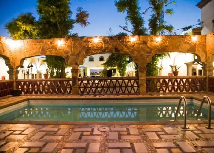 Hotel Cosmos Don Carlos