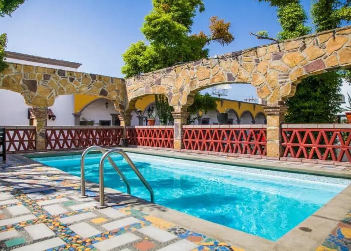 Hotel Cosmos Don Carlos