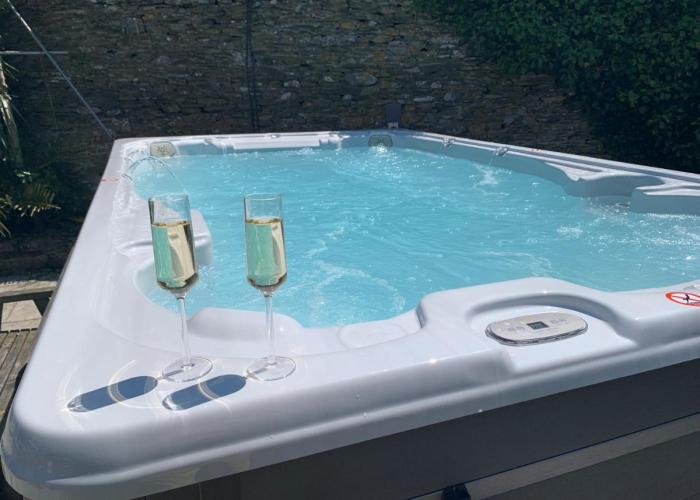 Polean Farm Cottages - With Free Animal Feeding and Pony Rides and Free Access to a Nearby Pool