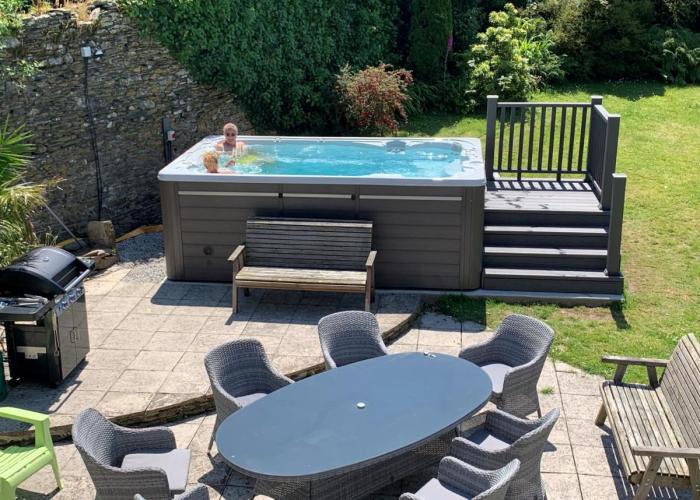 Polean Farm Cottages - With Free Animal Feeding and Pony Rides and Free Access to a Nearby Pool