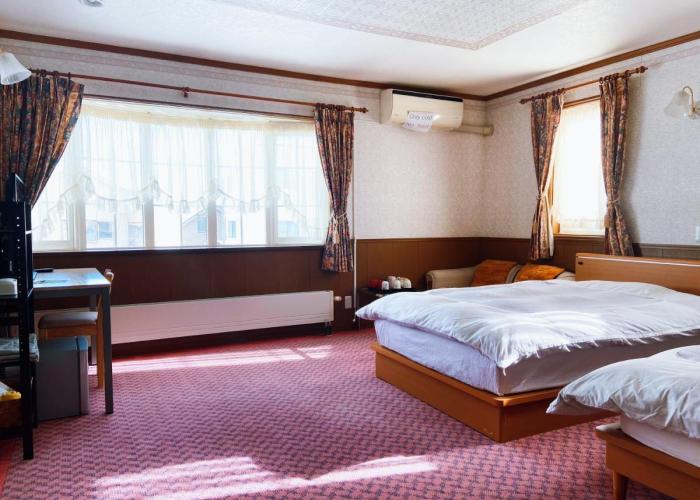 Bed and breakfasts Otarunishikien
