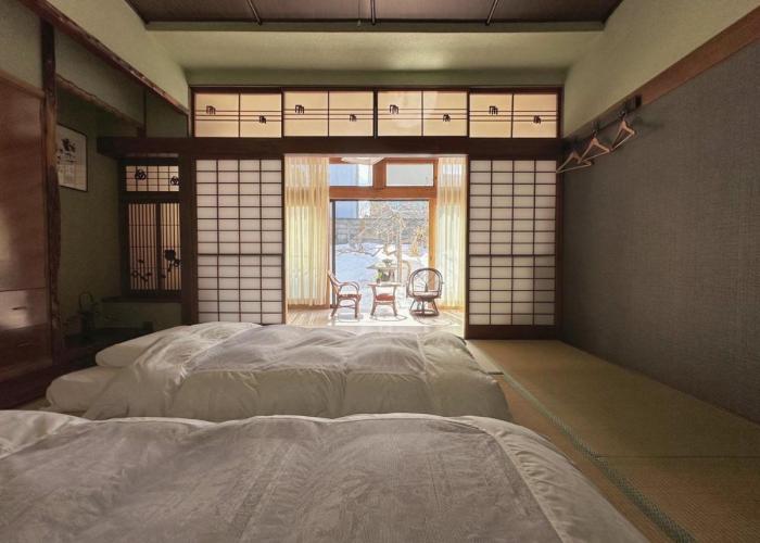 Bed and breakfasts Otarunishikien