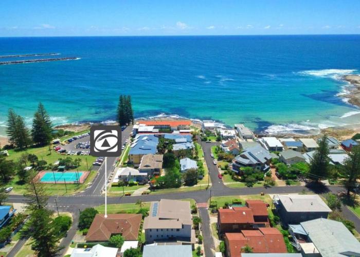 Doncaster - Yamba Main beach and sea pool