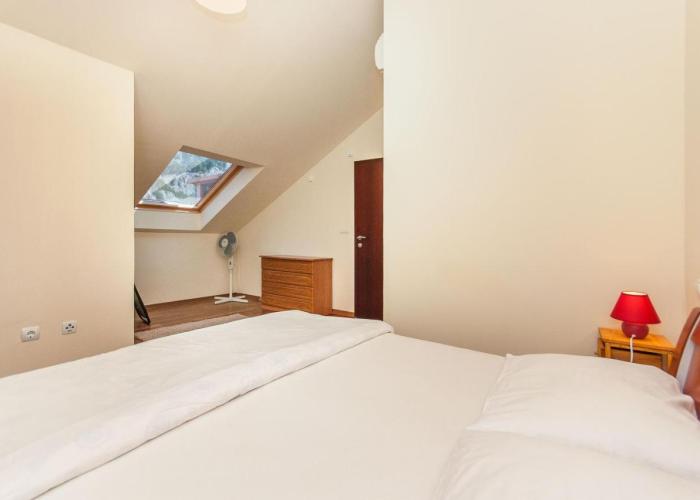 Modern new flat next to river Cetina