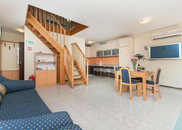 Modern new flat next to river Cetina