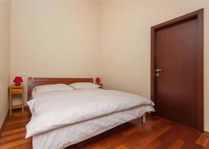 Modern new flat next to river Cetina
