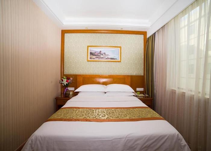 Vienna Hotel Shandong Yantao Golden Beach Taishan Road