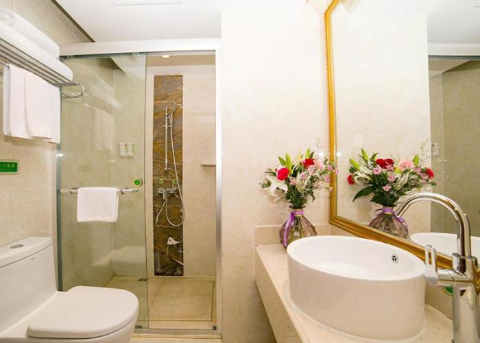 Vienna Hotel Shandong Yantao Golden Beach Taishan Road