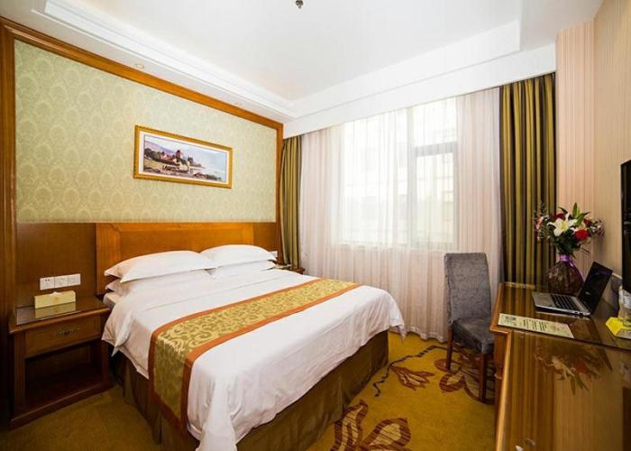 Vienna Hotel Shandong Yantao Golden Beach Taishan Road