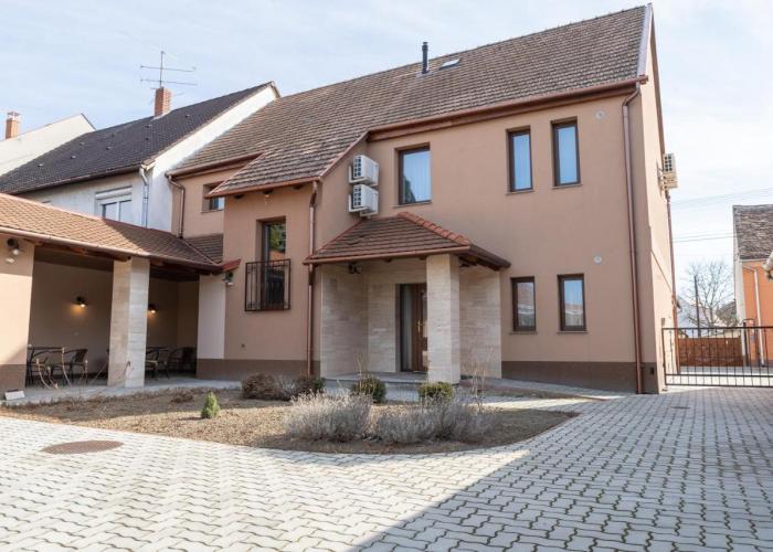 RÁBA Apartman