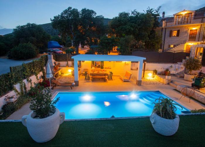 Villa Marela with Heated Swimming Pool