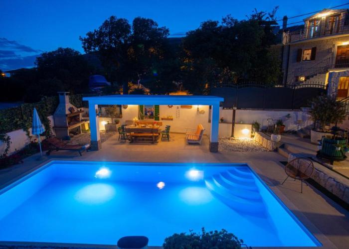 Villa Marela with Heated Swimming Pool