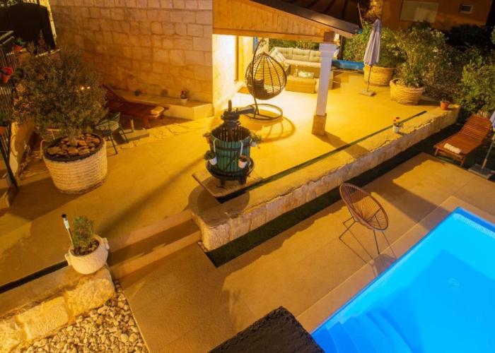 Villa Marela with Heated Swimming Pool