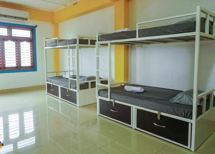 Yaarl Hostels