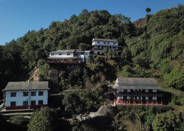 Everest Manla Resort