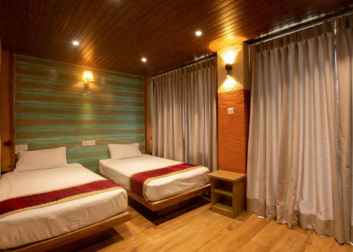 Everest Manla Resort