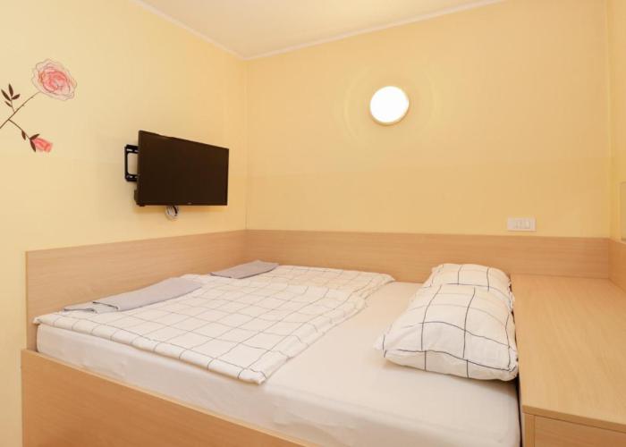 Beg Rooms