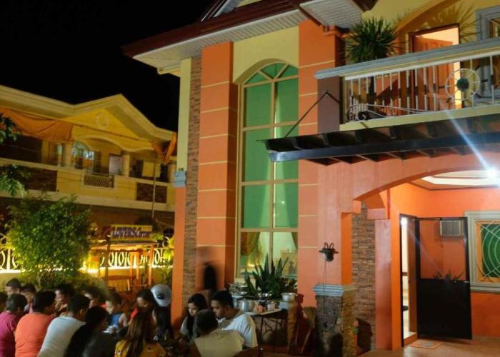 The Orange House - Vigan Villa