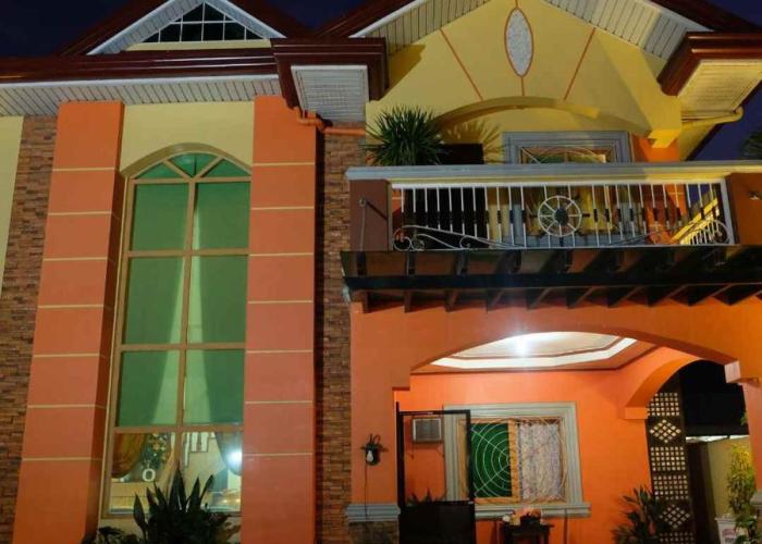 The Orange House - Vigan Villa