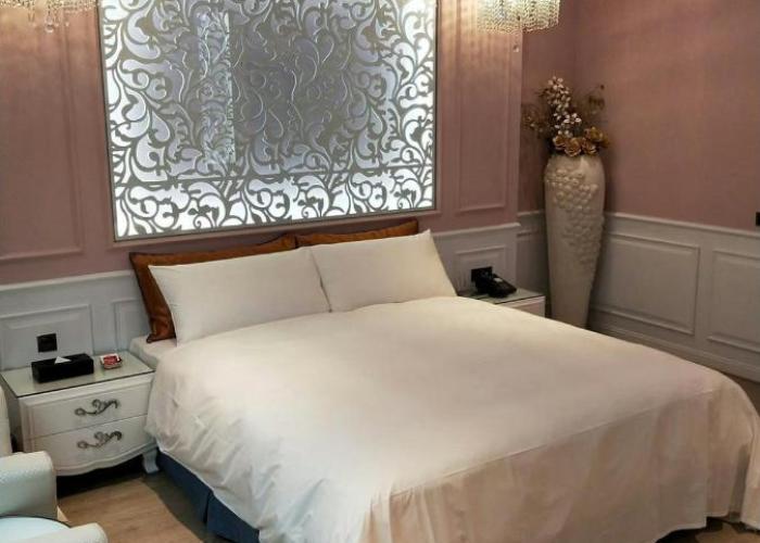 Chen He Spa Motel