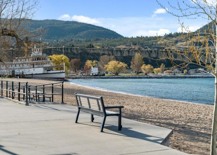 Okanagan Lakefront Resort