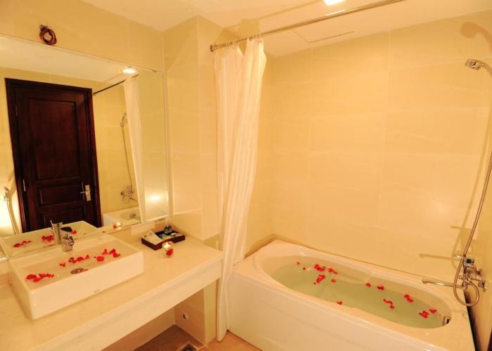Cuu Long Hotel