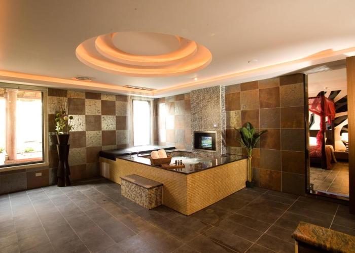 Chateau Motel & Spa