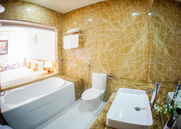 NỮ HOÀNG HOTEL