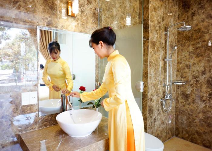 NỮ HOÀNG HOTEL