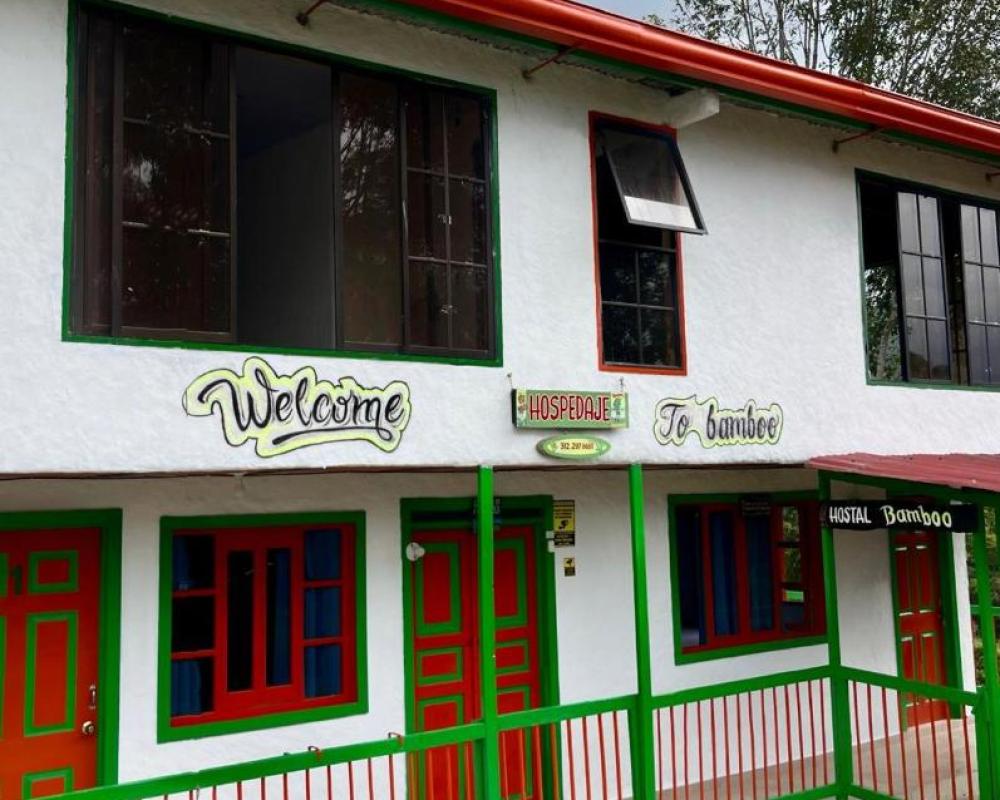 фото Hostal Bamboo