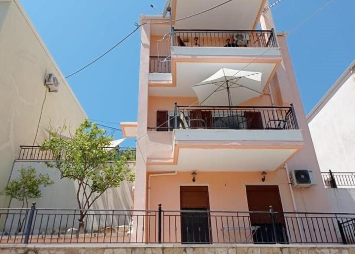 Hermes Holiday Home in the Port of Sivota