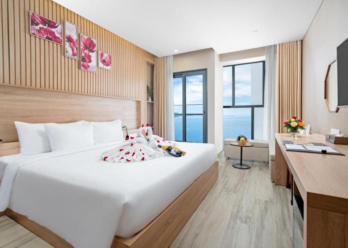 EMERALD BAY HOTEL & SPA