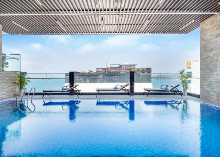 EMERALD BAY HOTEL & SPA