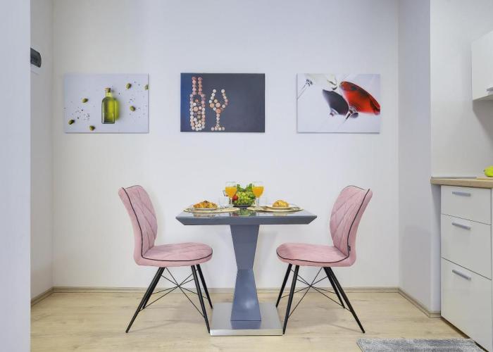 D&A Central Amphiteatre Apartments with free parking