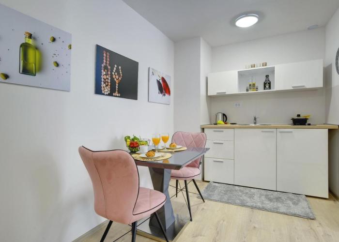 D&A Central Amphiteatre Apartments with free parking