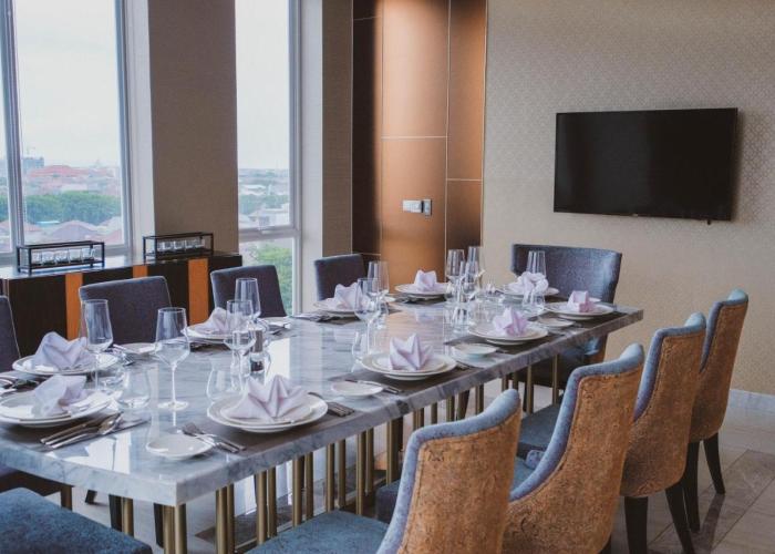 Oakwood Hotel & Residence Surabaya