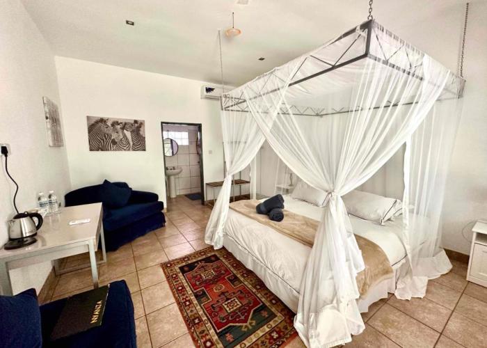 Fawlty Towers Backpackers & Guest House