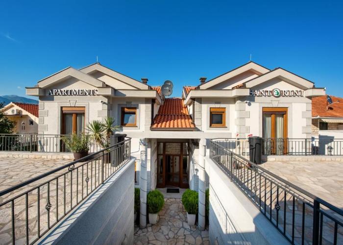 Santorini Apart