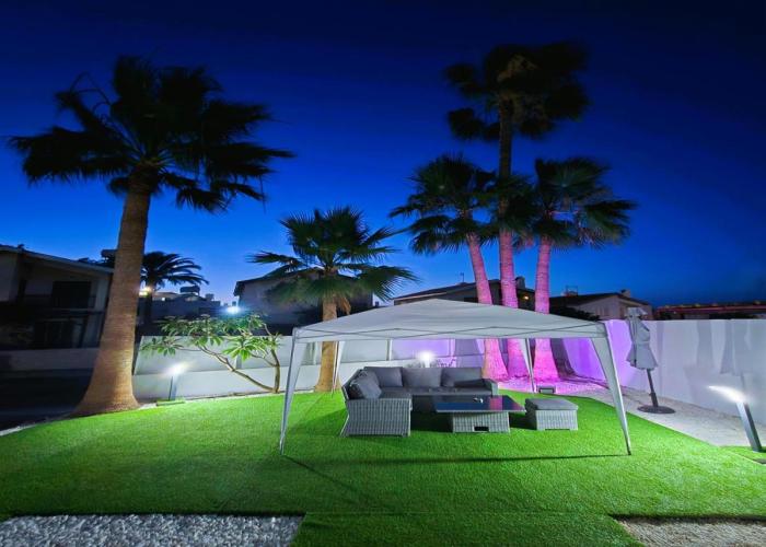 3 Bedroom Villa, private pool, hot tub