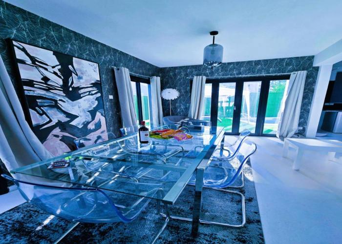 3 Bedroom Villa, private pool, hot tub