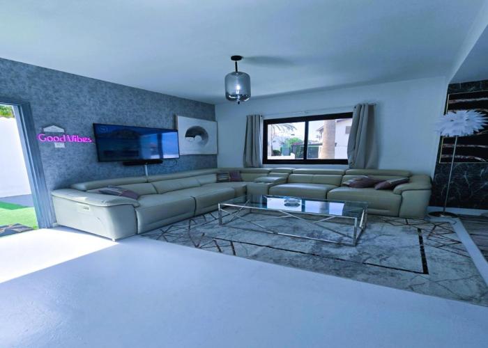 3 Bedroom Villa, private pool, hot tub