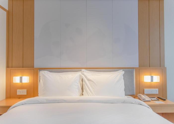 Holiday Inn Express - Ya'an City Center, an IHG Hotel